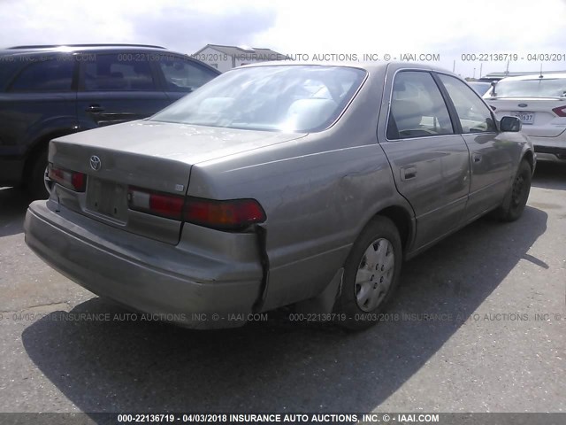 JT2BG22K8X0296581 - 1999 TOYOTA CAMRY LE/XLE TAN photo 4