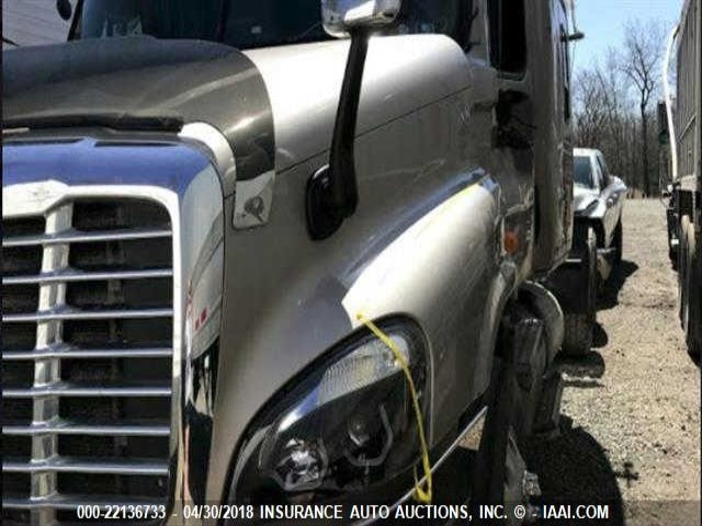 1FUJGLCK89LAE8878 - 2009 FREIGHTLINER CASCADIA 125  GOLD photo 6