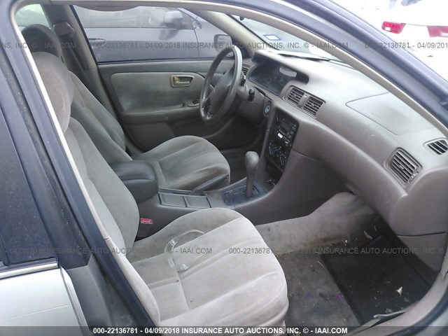 4T1BG22K8XU442652 - 1999 TOYOTA CAMRY CE/LE/XLE GRAY photo 5