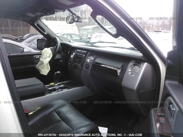 1FMFK20528LA16332 - 2008 FORD EXPEDITION EL LIMITED WHITE photo 5