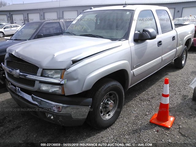 1GCGK23U04F144959 - 2004 CHEVROLET SILVERADO K2500 SILVER photo 2