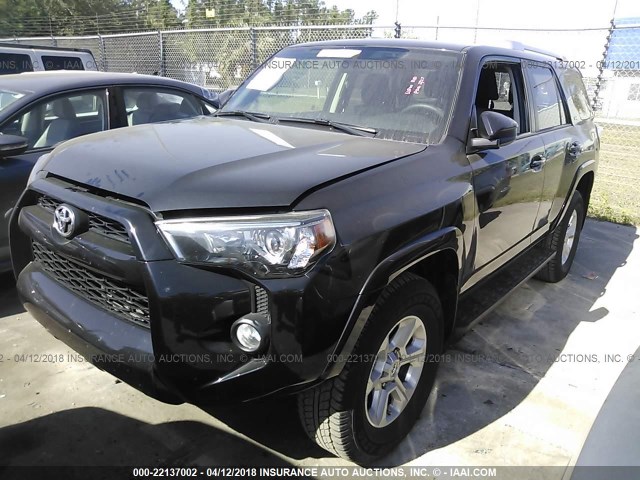 JTEBU5JR8H5433681 - 2017 TOYOTA 4RUNNER SR5 PREM/LTDL/TRAIL/TRD BLACK photo 2