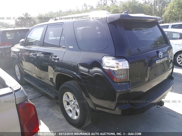 JTEBU5JR8H5433681 - 2017 TOYOTA 4RUNNER SR5 PREM/LTDL/TRAIL/TRD BLACK photo 3