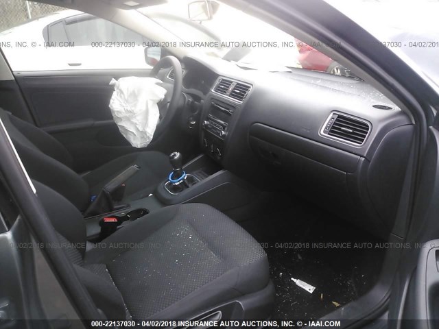 3VW1K7AJ5DM251711 - 2013 VOLKSWAGEN JETTA S 灰色 照片 5