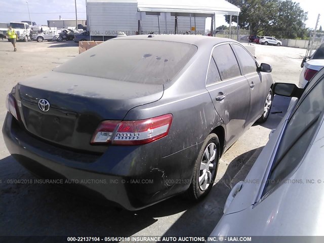 4T1BF3EK9AU030686 - 2010 TOYOTA CAMRY SE/LE/XLE 灰色 照片 4
