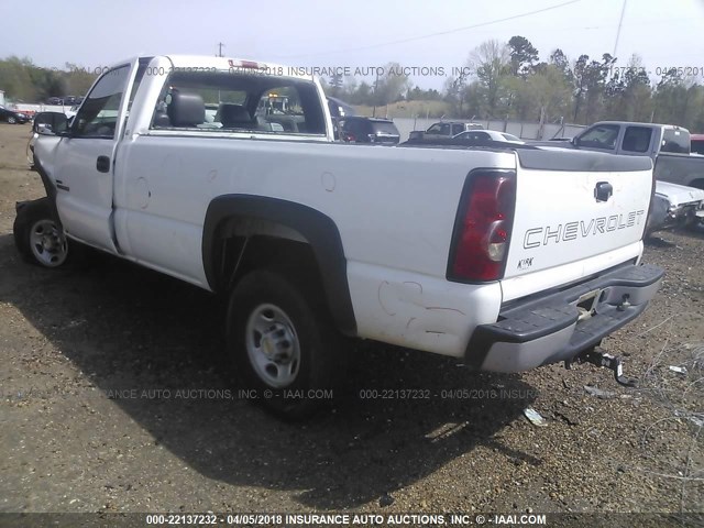 1GCHC24235E196267 - 2005 CHEVROLET SILVERADO C2500 HEAVY DUTY WHITE photo 3