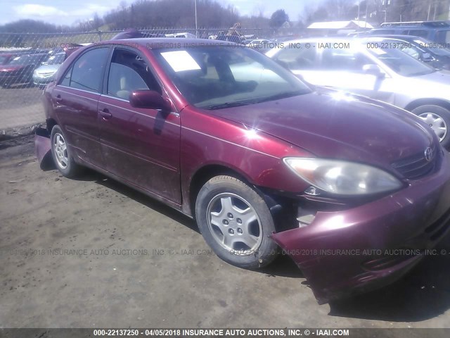 4T1BF32K22U007708 - 2002 TOYOTA CAMRY LE/XLE/SE მუქწითელი ფოტო 1