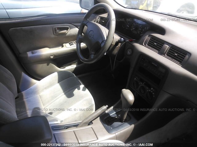 4T1BG22K2VU017005 - 1997 TOYOTA CAMRY CE/LE/XLE 绿色 照片 5