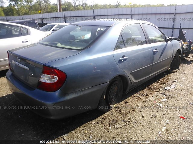 4T1BE32K82U512574 - 2002 TOYOTA CAMRY LE/XLE/SE ღია ლურჯი ფოტო 4