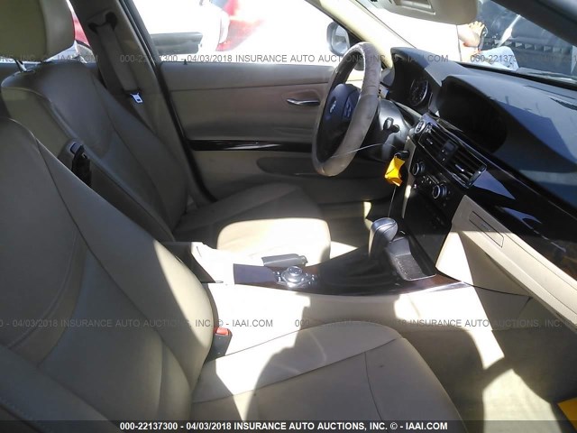 WBAPH5G58BNM74576 - 2011 BMW 328 I SULEV Light Blue photo 5