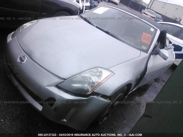 JN1AZ36A04M252585 - 2004 NISSAN 350Z ROADSTER SILVER photo 2