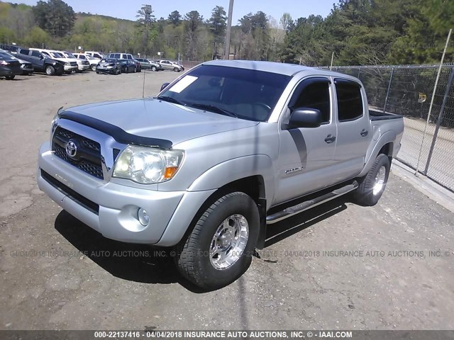 5TFJU4GN2BX012369 - 2011 TOYOTA TACOMA DOUBLE CAB PRERUNNER SILVER photo 2
