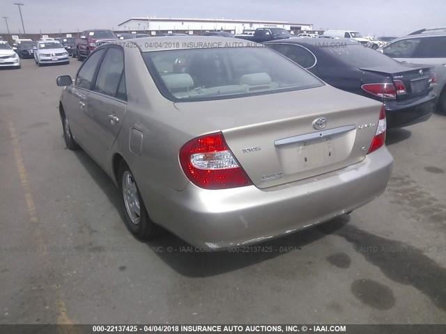 4T1BF32KX2U023736 - 2002 TOYOTA CAMRY LE/XLE/SE თაფლისფერი ფოტო 3