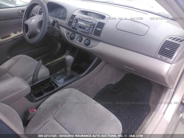 4T1BF32KX2U023736 - 2002 TOYOTA CAMRY LE/XLE/SE თაფლისფერი ფოტო 5