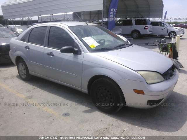 1FAFP34N77W244769 - 2007 FORD FOCUS ZX4/S/SE/SES SILVER photo 1