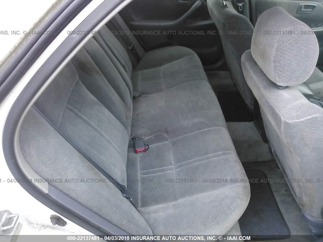 4T1BG22K3WU245418 - 1998 TOYOTA CAMRY CE/LE/XLE 白色 照片 8