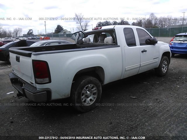 2GTEC19C681220159 - 2008 GMC SIERRA C1500 WHITE photo 4