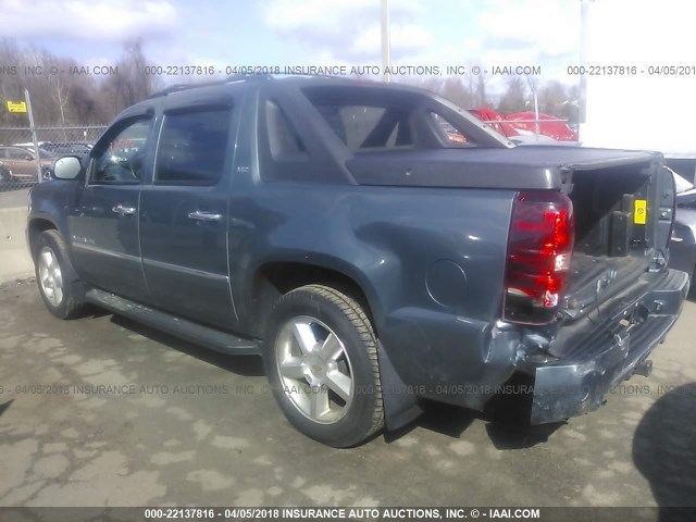 3GNTKGE30BG320699 - 2011 CHEVROLET AVALANCHE LTZ GRAY photo 3