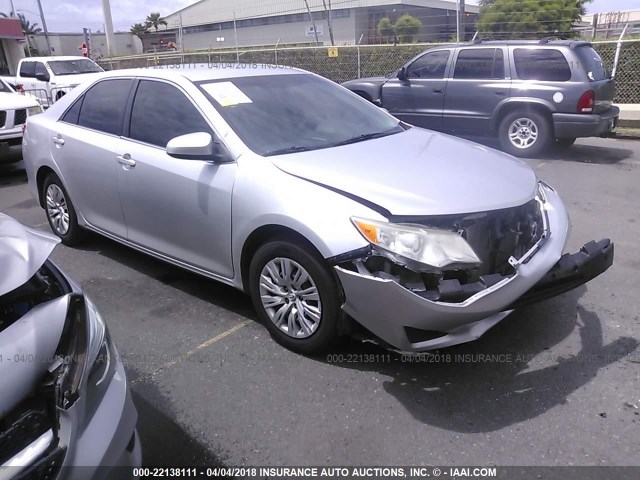 4T1BF1FK1CU005738 - 2012 TOYOTA CAMRY SE/LE/XLE SILVER photo 1