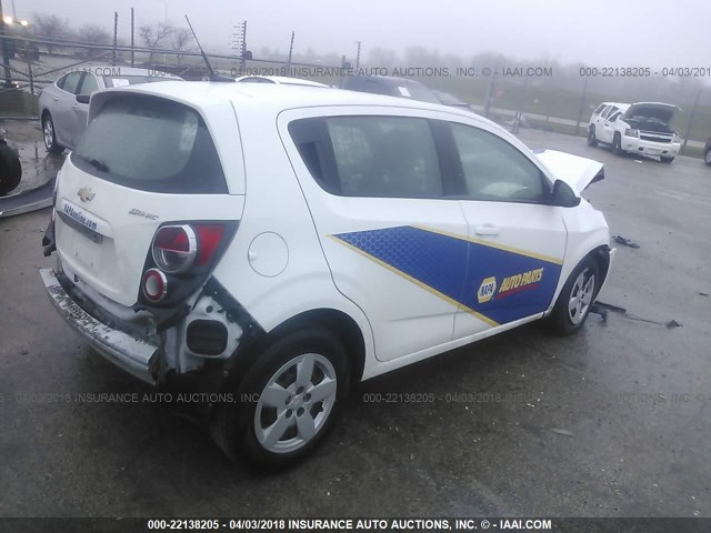 1G1JA6SH8D4226009 - 2013 CHEVROLET SONIC LS 白色 照片 4