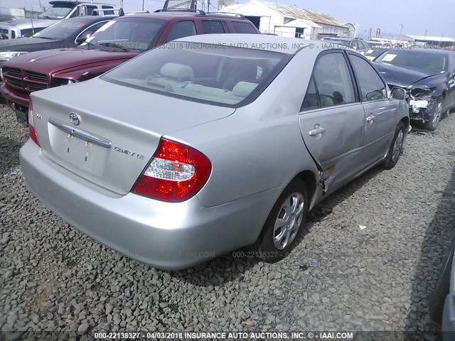 4T1BE32K32U017957 - 2002 TOYOTA CAMRY LE/XLE/SE SILVER photo 4