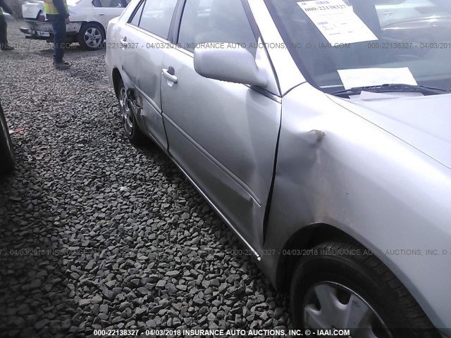 4T1BE32K32U017957 - 2002 TOYOTA CAMRY LE/XLE/SE SILVER photo 6