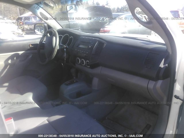 5TENX22NX7Z336142 - 2007 TOYOTA TACOMA WHITE photo 5