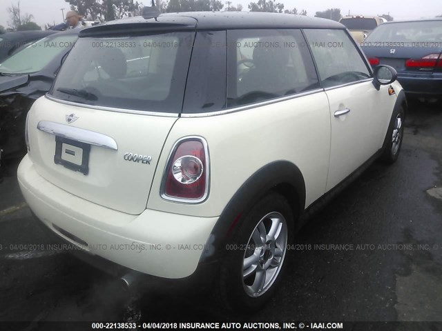 WMWSU3C58CT541965 - 2012 MINI COOPER WHITE photo 4