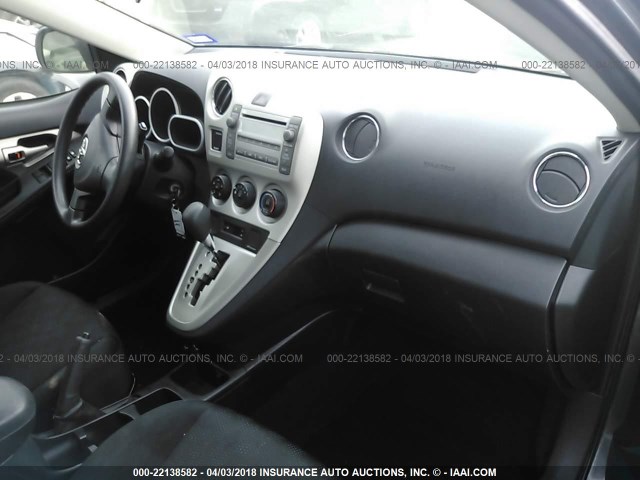 2T1KU40E29C120112 - 2009 TOYOTA COROLLA MATRIX  GRAY photo 5