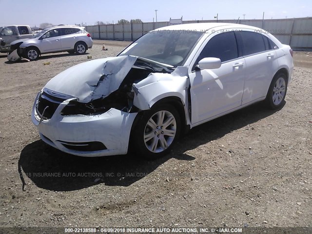 1C3CCBAB8DN669257 - 2013 CHRYSLER 200 LX WHITE photo 2