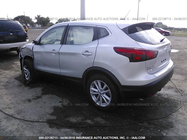 JN1BJ1CP6JW103378 - 2018 NISSAN ROGUE SILVER photo 3