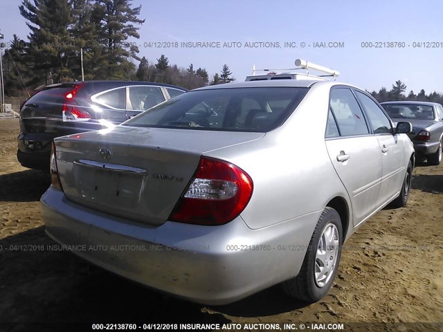 4T1BE32K82U526264 - 2002 TOYOTA CAMRY LE/XLE/SE SILVER photo 4