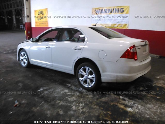 3FAHP0HA6CR151446 - 2012 FORD FUSION SE WHITE photo 3