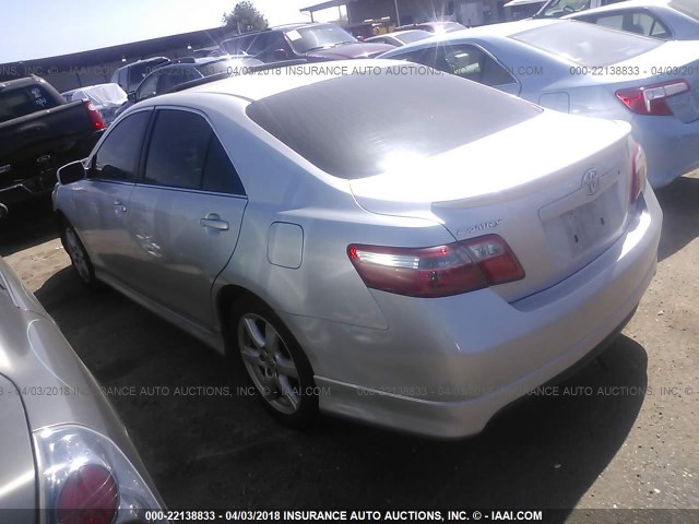 4T1BE46K17U589813 - 2007 TOYOTA CAMRY NEW GENERAT CE/LE/XLE/SE SILVER photo 3