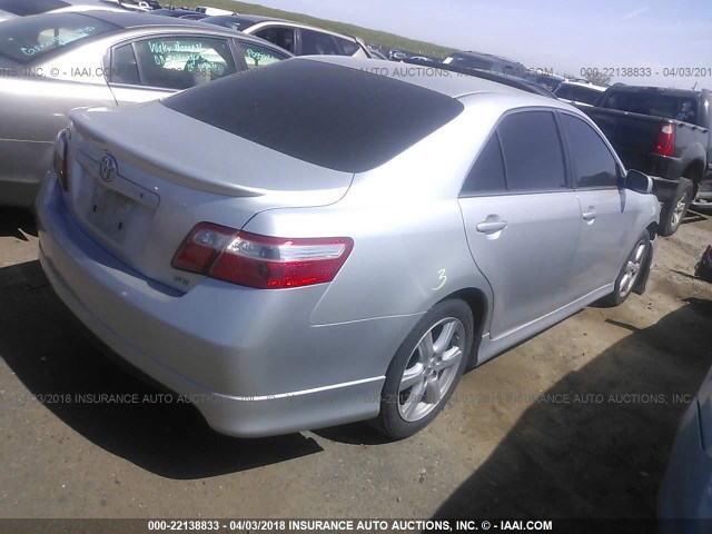 4T1BE46K17U589813 - 2007 TOYOTA CAMRY NEW GENERAT CE/LE/XLE/SE SILVER photo 4