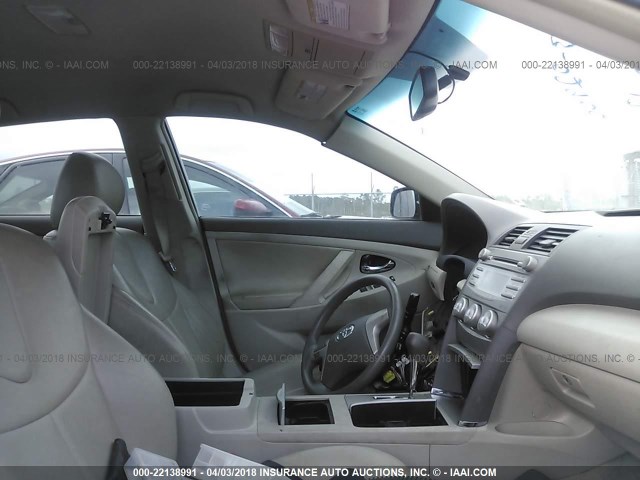 4T1BF3EK7BU224358 - 2011 TOYOTA CAMRY SE/LE/XLE 黑色 照片 5