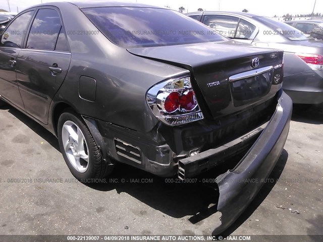 4T1BE32K95U975117 - 2005 TOYOTA CAMRY LE/XLE/SE ნაცრისფერი ფოტო 6