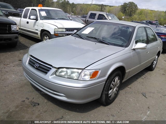 4T1BG22K41U097613 - 2001 TOYOTA CAMRY CE/LE/XLE 银色 照片 2