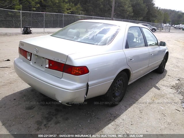 4T1BG22K41U097613 - 2001 TOYOTA CAMRY CE/LE/XLE 银色 照片 4