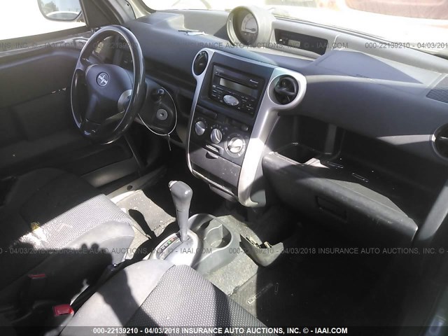 JTLKT324940134405 - 2004 TOYOTA SCION XB GRAY photo 5