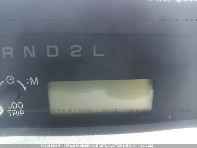 JTLKT324940134405 - 2004 TOYOTA SCION XB GRAY photo 7