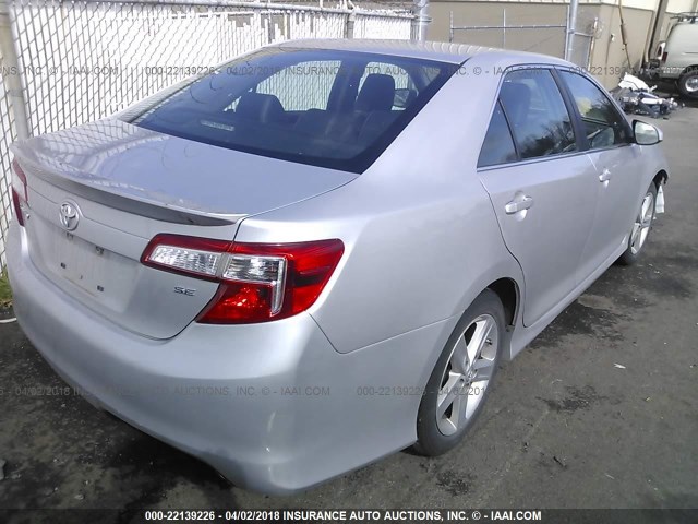 4T1BF1FK3DU274101 - 2013 TOYOTA CAMRY L/SE/LE/XLE SILVER photo 4