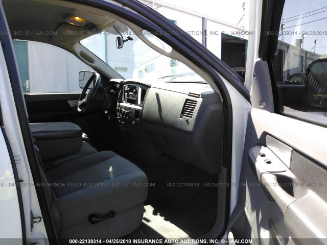 3D7KS28A38G115202 - 2008 DODGE RAM 2500 ST/SLT WHITE photo 5