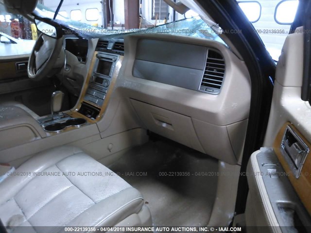 5LMFU28518LJ13825 - 2008 LINCOLN NAVIGATOR 黑色 照片 5