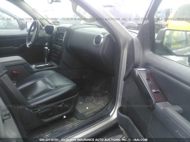 1FMEU75808UA53251 - 2008 FORD EXPLORER LIMITED Gümüş foto 5