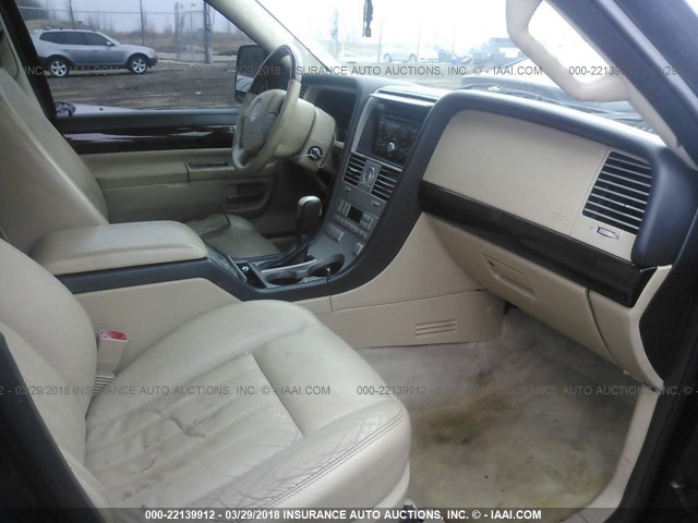 5LMEU68H45ZJ13159 - 2005 LINCOLN AVIATOR 黑色 照片 5