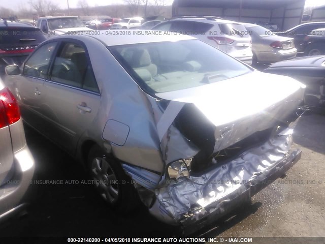 4T1BE32K14U835934 - 2004 TOYOTA CAMRY LE/XLE/SE SILVER photo 3