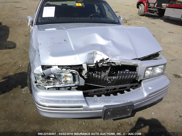 1LNLM81W3VY758342 - 1997 LINCOLN TOWN CAR EXECUTIVE SILVER photo 6