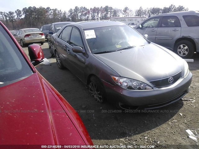 4T1BE32K15U579974 - 2005 TOYOTA CAMRY LE/XLE/SE GRAY photo 1