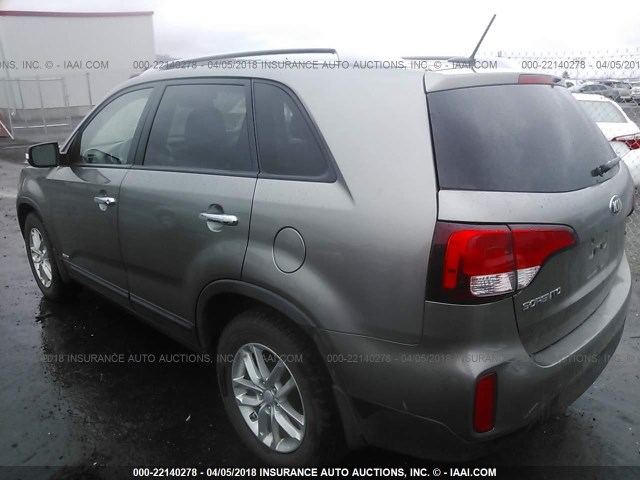 5XYKTDA71EG425442 - 2014 KIA SORENTO LX SILVER photo 3